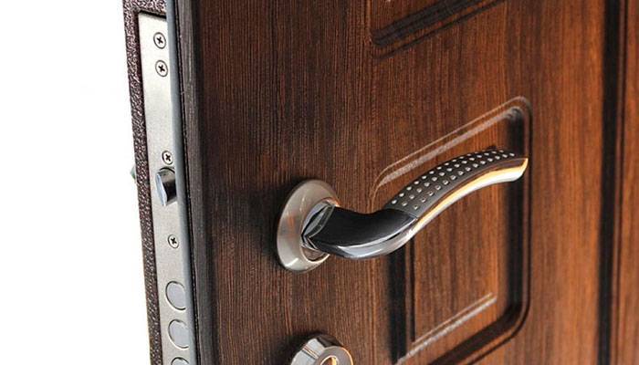 Рейтинг лучших входных дверей в квартиру: отзывы покупателей и советы экспертов