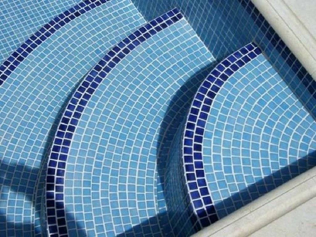 10 советов по выбору плитки для бассейна