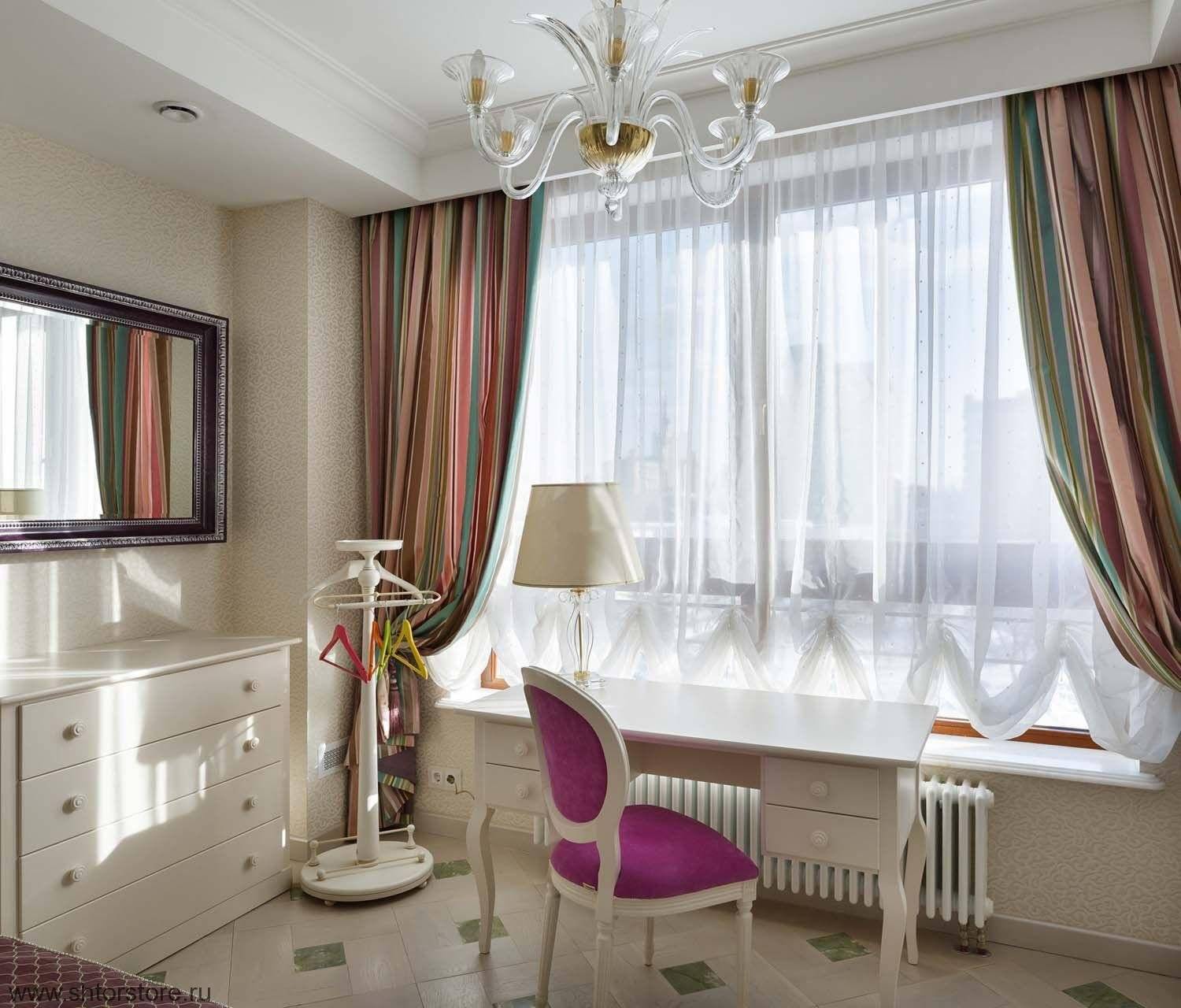 Короткие шторы (63 фото): шторы до подоконника в спальню, гостиную, занавески в комнату, варианты в интерьере 2018