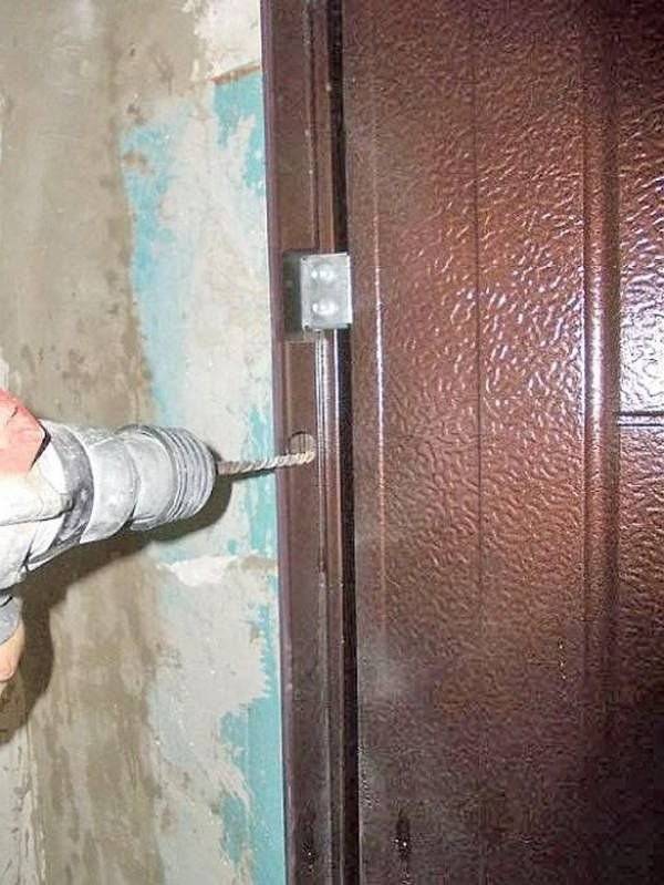Установка входной двери без профессиональной помощи