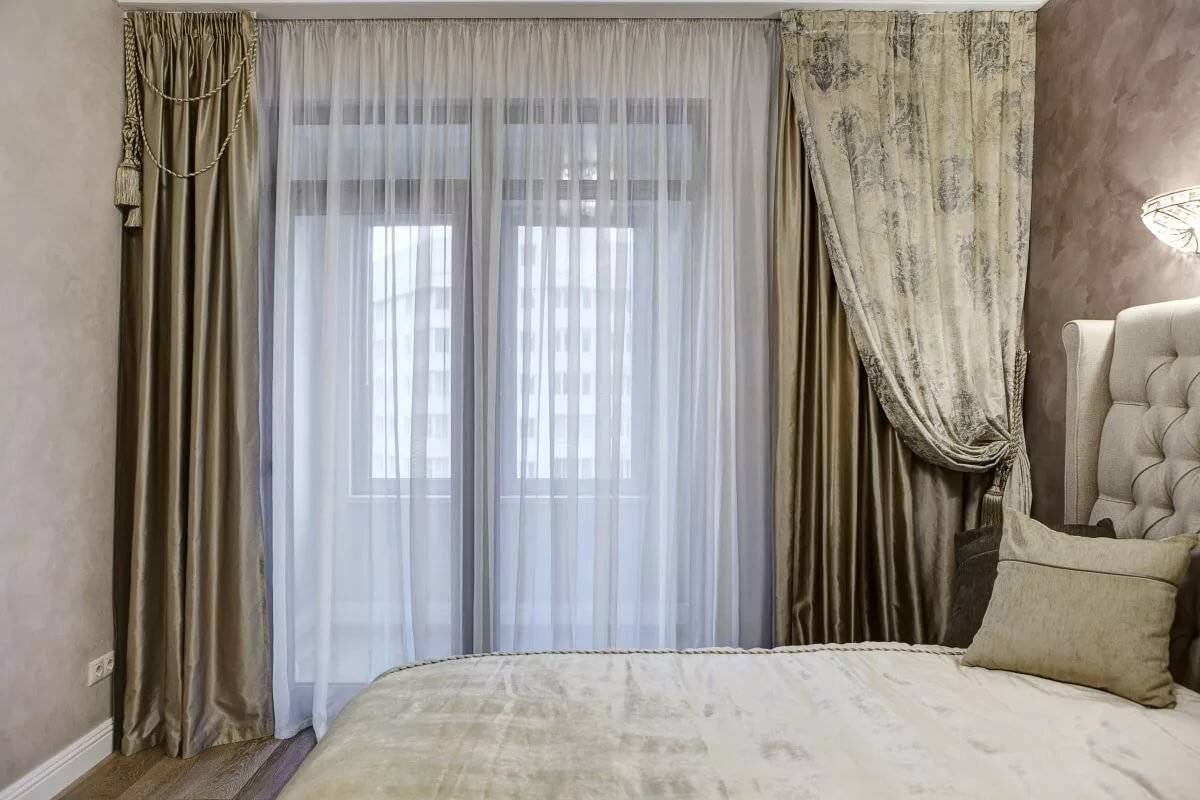 Дизайн штор для спальни в различных стилях интерьера: 144 фото и советы по выбору