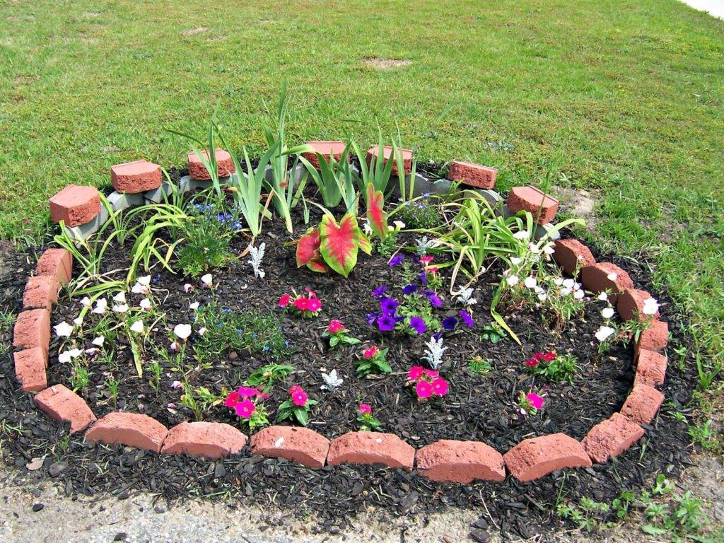 Клумбы из камней своими руками на даче пошагово с фото