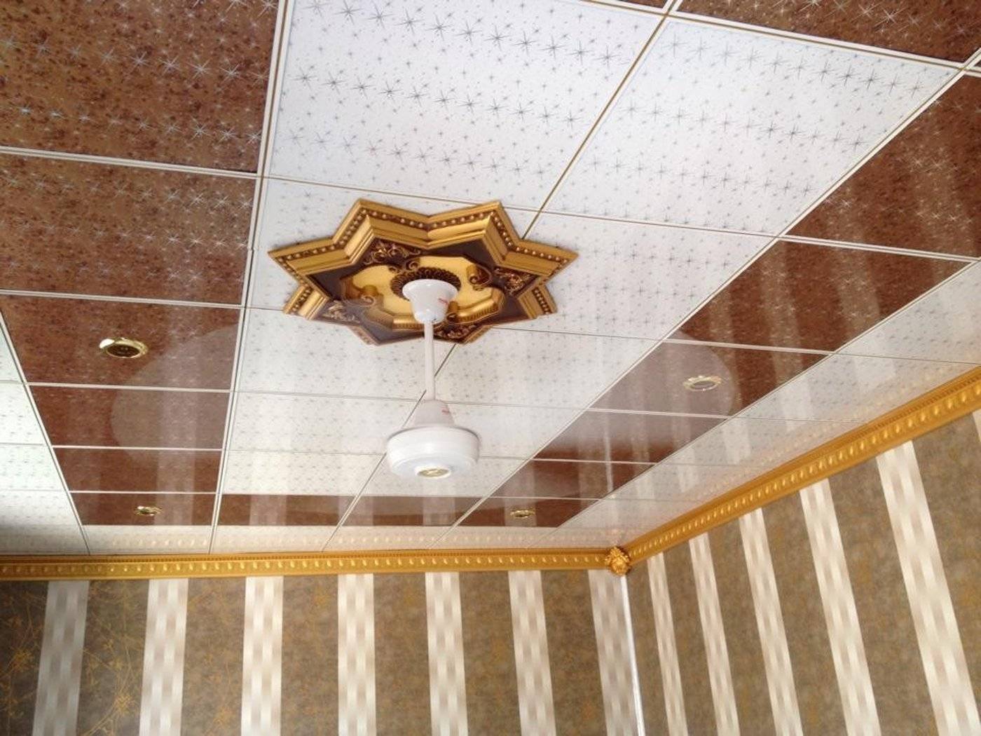 Потолок из пластиковых панелей своими руками