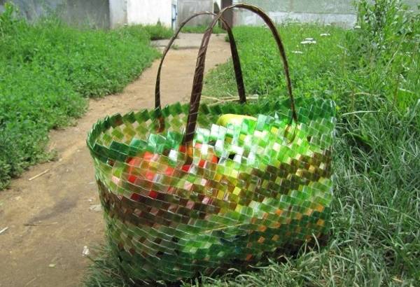 Плетение корзин из пластиковых бутылок своими руками: мастер-класс для начинающих мастеров