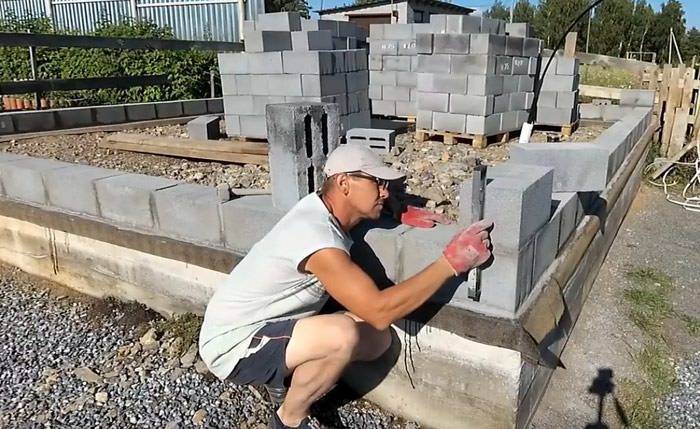 Возведение стен из пеноблоков: руководство по самостоятельной кладке